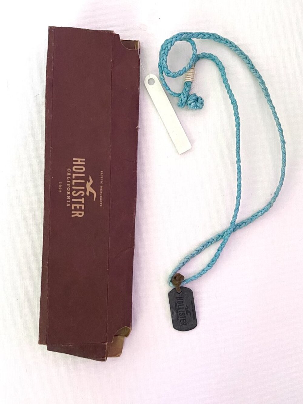 New Hollister Choker Necklace Blue Braid Cord Metal Tag in Box Y2K
